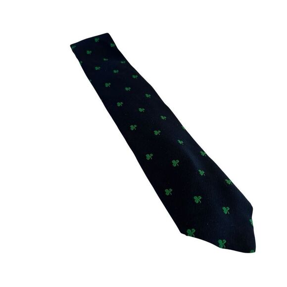 Dark Blue Tie w/ Green Shamrocks. Very Sharp! - Picture 3 of 7